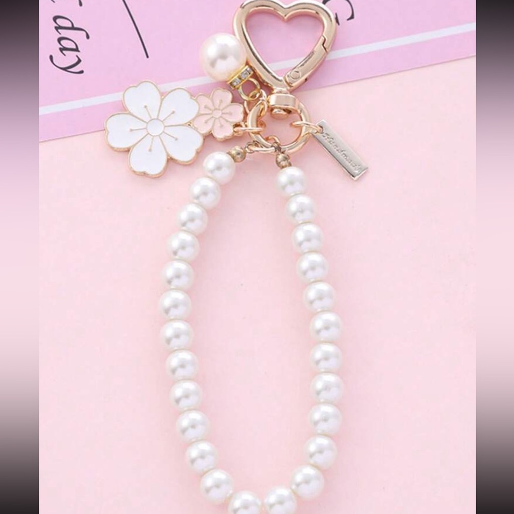 Faux pearl, flower charm and rhinestones keychain or bag charm - Picture 1 of 3